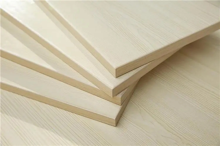 Izbor vrućeg ljepila u industriji rubnih traka za namještaj.